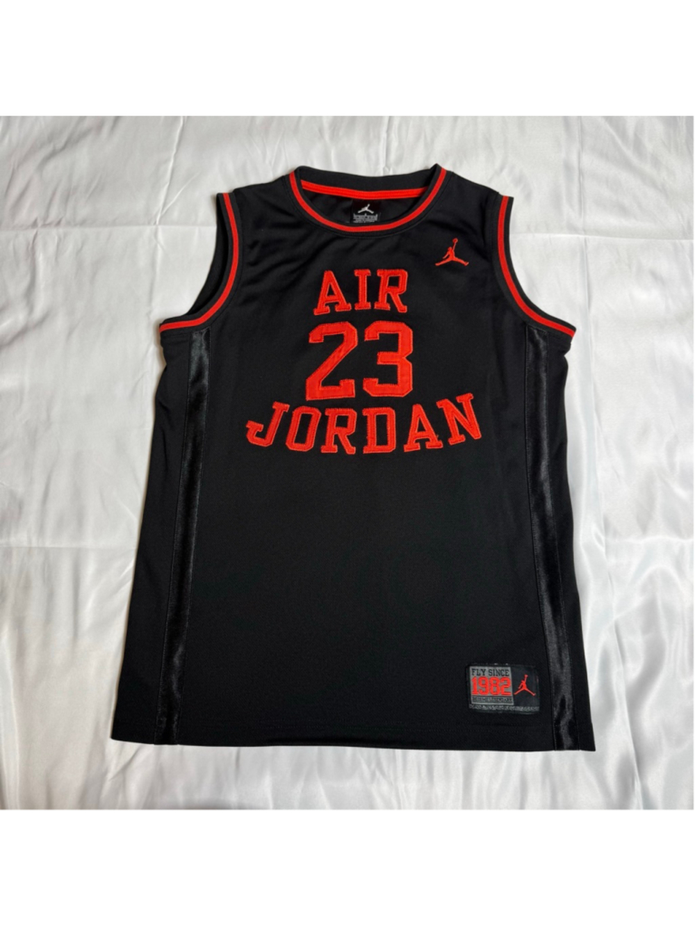 Boys Jordan Black Red Air 23 Jordan Jersey L 12/13